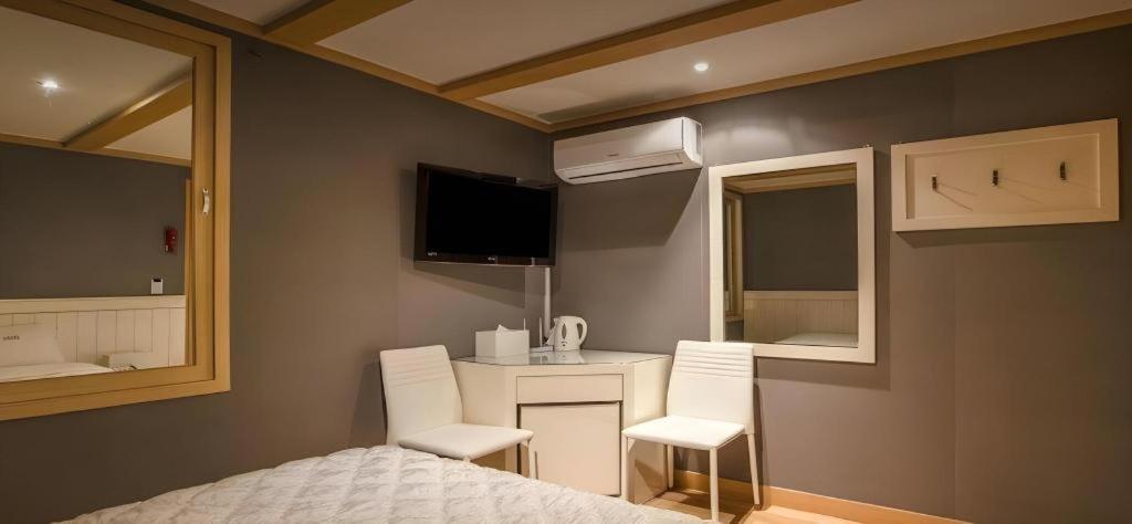 Sinyoung Motel Seoul Bagian luar foto