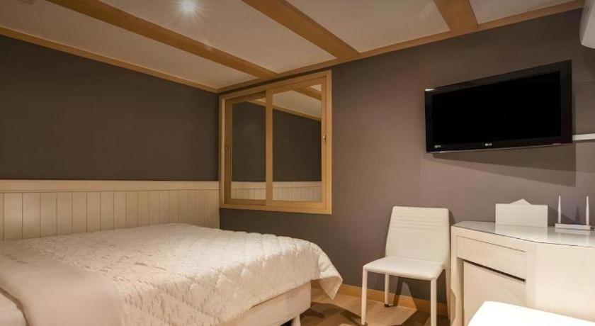 Sinyoung Motel Seoul Bagian luar foto