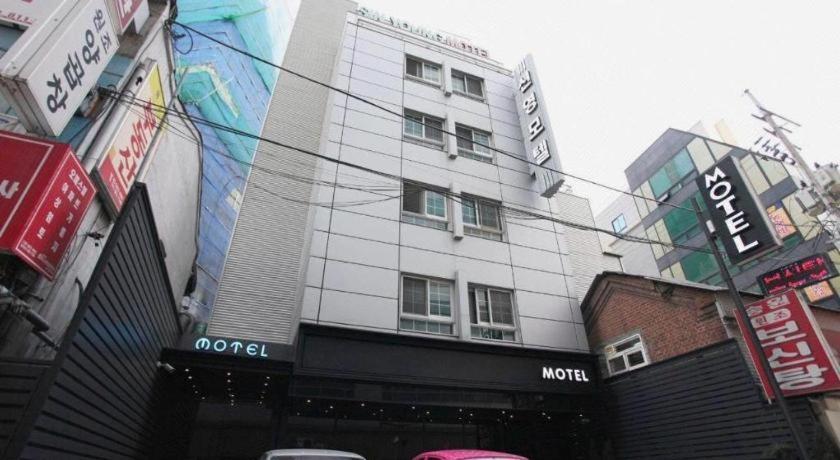 Sinyoung Motel Seoul Bagian luar foto