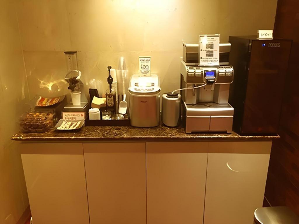 Sinyoung Motel Seoul Bagian luar foto