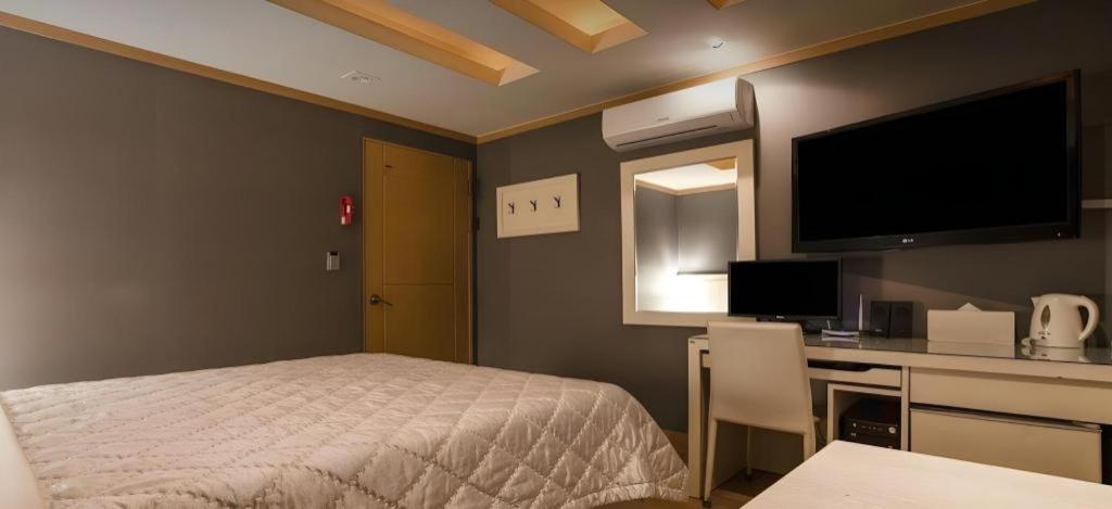Sinyoung Motel Seoul Bagian luar foto